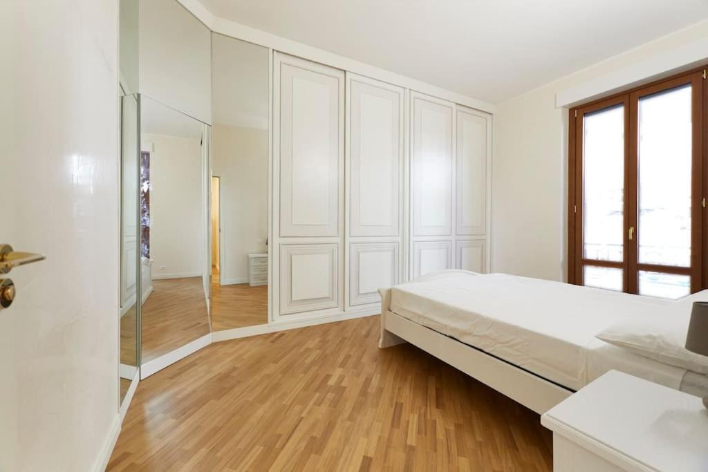 Elegant Apartment Милано Екстериор снимка