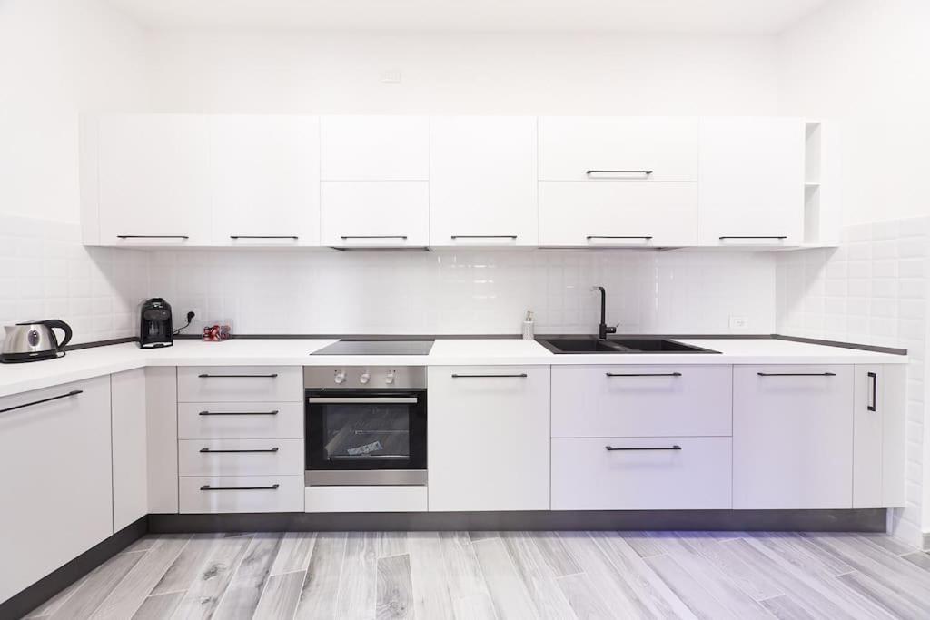 Elegant Apartment Милано Екстериор снимка