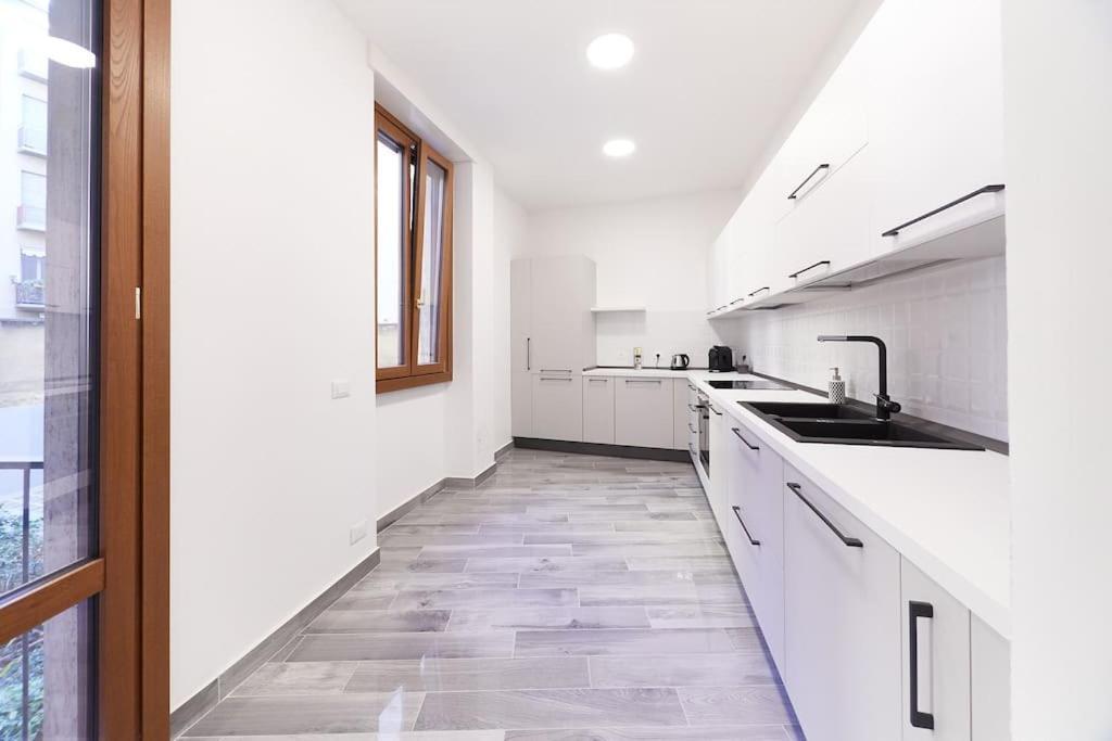 Elegant Apartment Милано Екстериор снимка